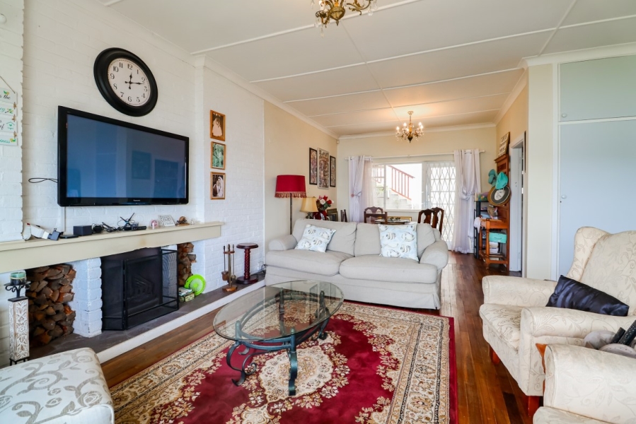 5 Bedroom Property for Sale in Paradise Western Cape